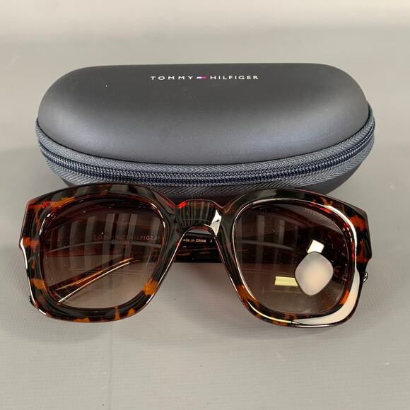 TOMMY HILFIGER Brown Tortoise Sunglasses